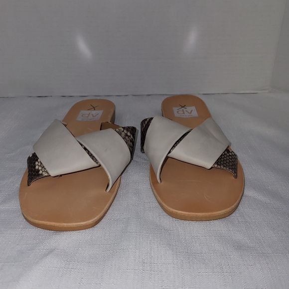 Dolce Vita DV Lima Slides Sandals from Buckle Womens Sz 6 Medium Taupe Vegan NWT - Picture 4 of 13
